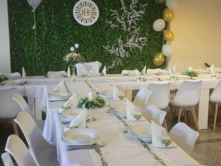 Sala nakryta na przyjęcie